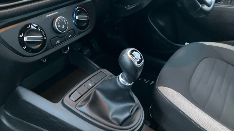 Hyundai i10 1.0 MPi SE Connect 5dr Petrol Hatchback